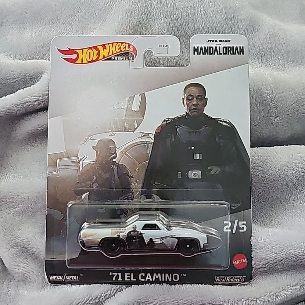 NWT - Hot Wheels - Star Wars Mandalorian '71 El Camino